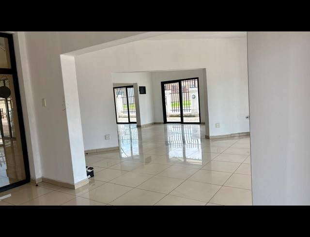1,600M² BUSINESS CENTRE FOR SALE IN WESTDENE